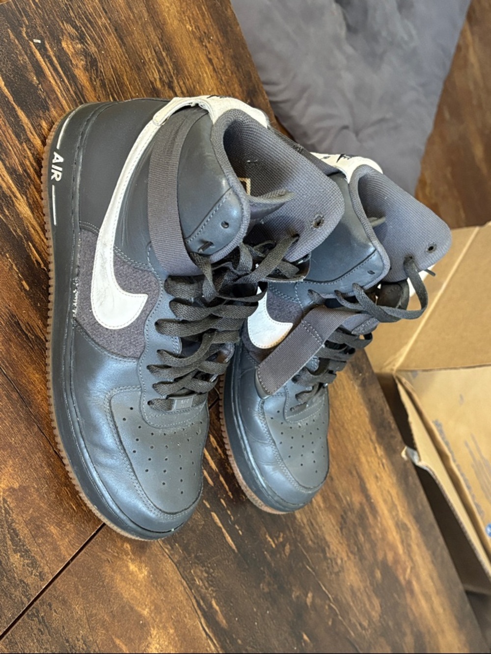 Nike Charcoal Gray Low-Top Athletic Sneakers
